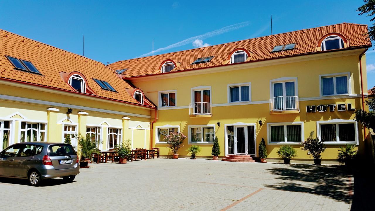 Hotel Sormester 索尔沃什 外观 照片
